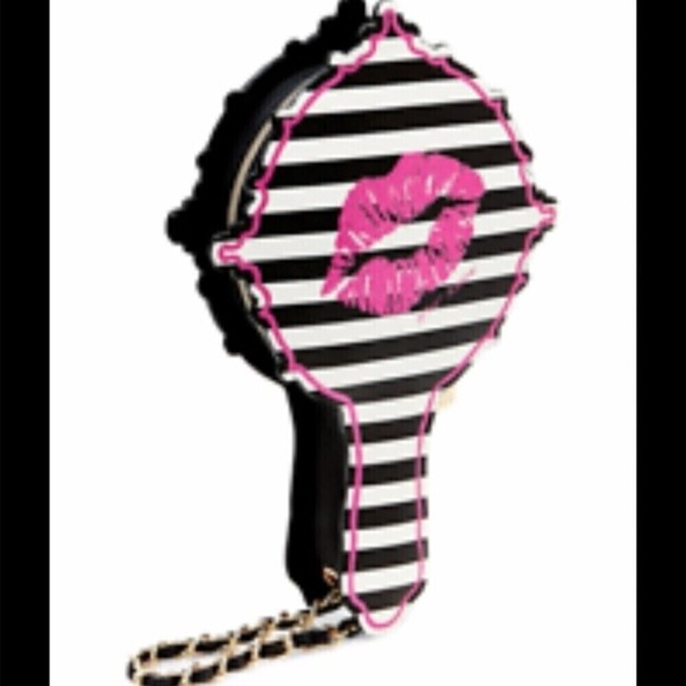 Super fun Betsey Johnson Glitter lips Mirror wristlet - Picture 10 of 12